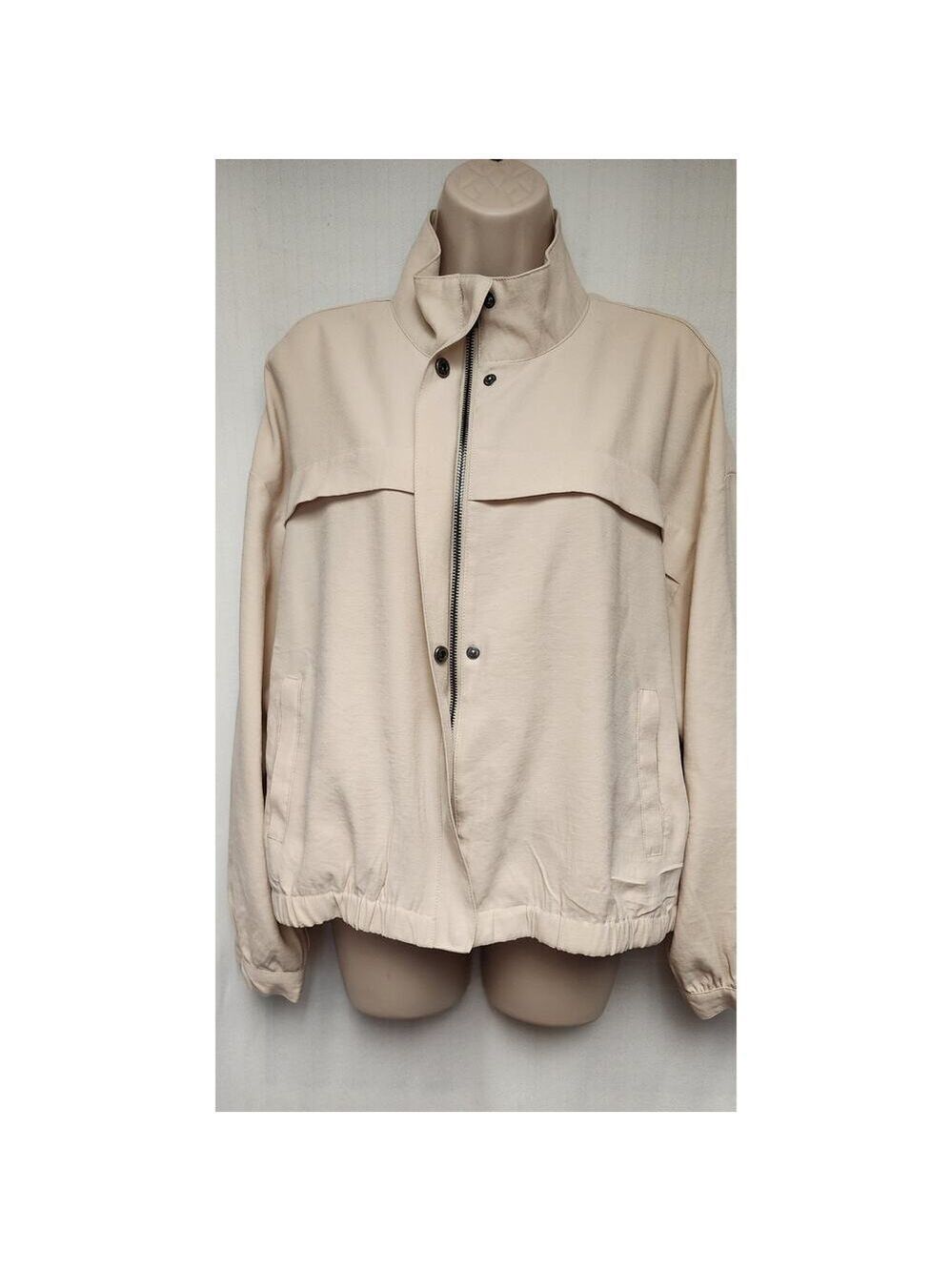 Nine West Draped Bomber Jacket
Beige Size XL - Picture 3 of 9